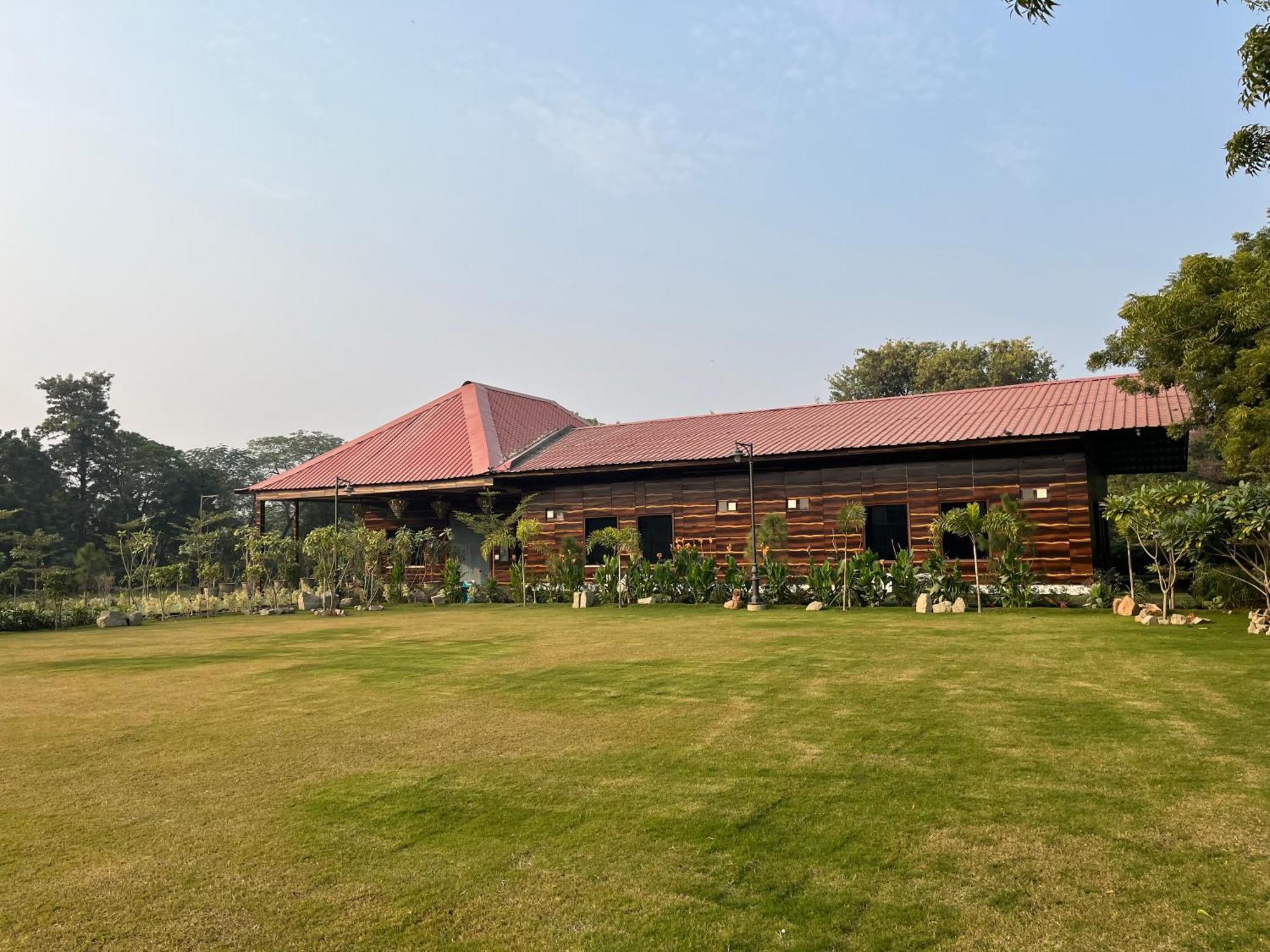 The Green Wood Palace I Farm House I Wedding I Party I 87Oo2O5865 Villa Gurgaon Esterno foto